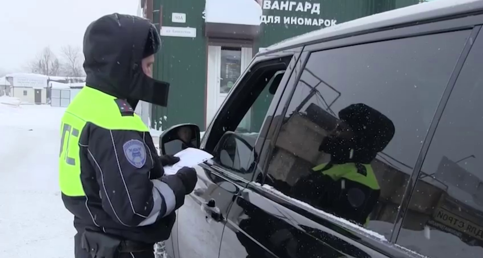 С начала 2026 года саратовские полицейские арестовали 44 любителя тонировки